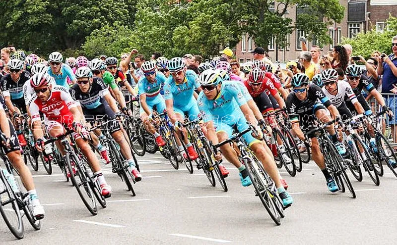 k8凯发赢家一触即发华扬联众中国足球运动员球衣: 了解更多关于球员姓名的资讯